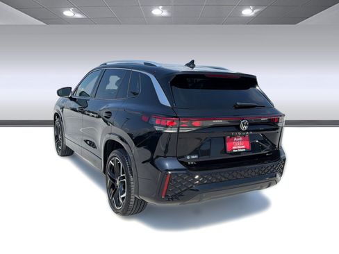 Used 2025 Volkswagen Tiguan SEL R-Line AWD/4WD image 3
