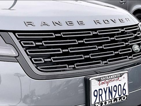 Used 2025 Land Rover Range Rover Velar Dynamic SE image 33