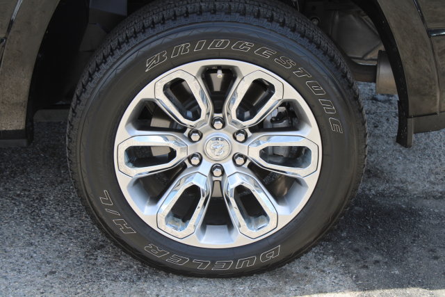 Used 2020 RAM 1500 Laramie AWD/4WD image 16