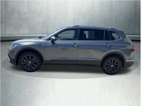 Used 2024 Volkswagen Tiguan SE AWD/4WD image 2