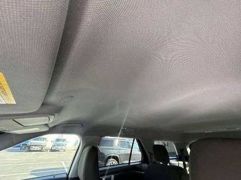 Used 2023 Ford Explorer XLT image 19