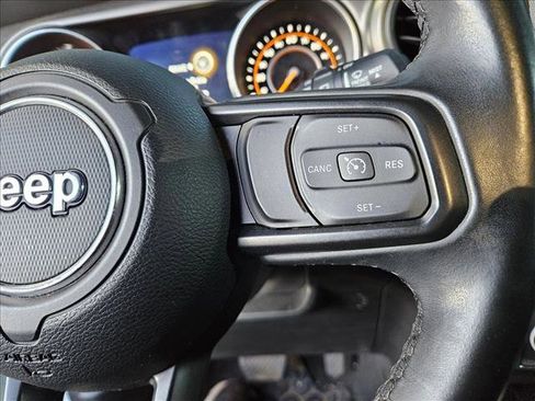 Used 2021 Jeep Wrangler Unlimited Willys image 11