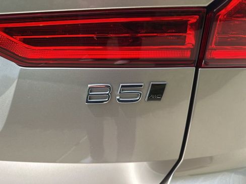 Certified 2023 Volvo XC60 B5 Plus w/ Climate Package AWD/4WD image 16