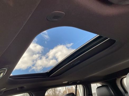 Used 2024 Jeep Grand Cherokee Altitude image 16