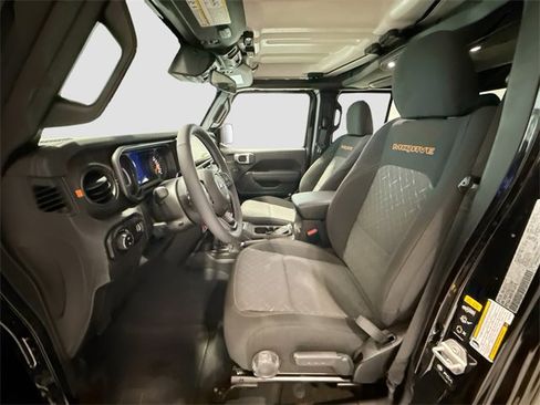 Used 2025 Jeep Gladiator Mojave w/ Convenience Group image 16