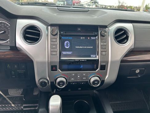 Used 2017 Toyota Tundra Limited w/ Limited Premium Package AWD/4WD image 18