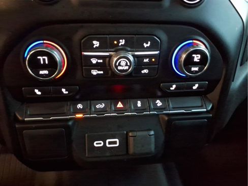 Used 2022 Chevrolet Silverado 1500 LT AWD/4WD image 21
