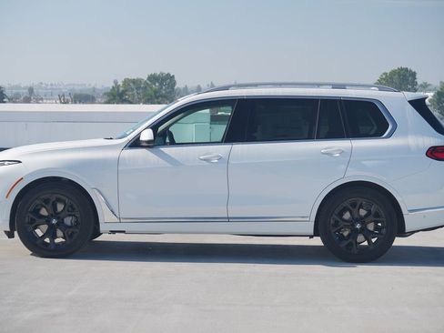 New 2026 BMW X7 xDrive40i w/ Premium Package image 4