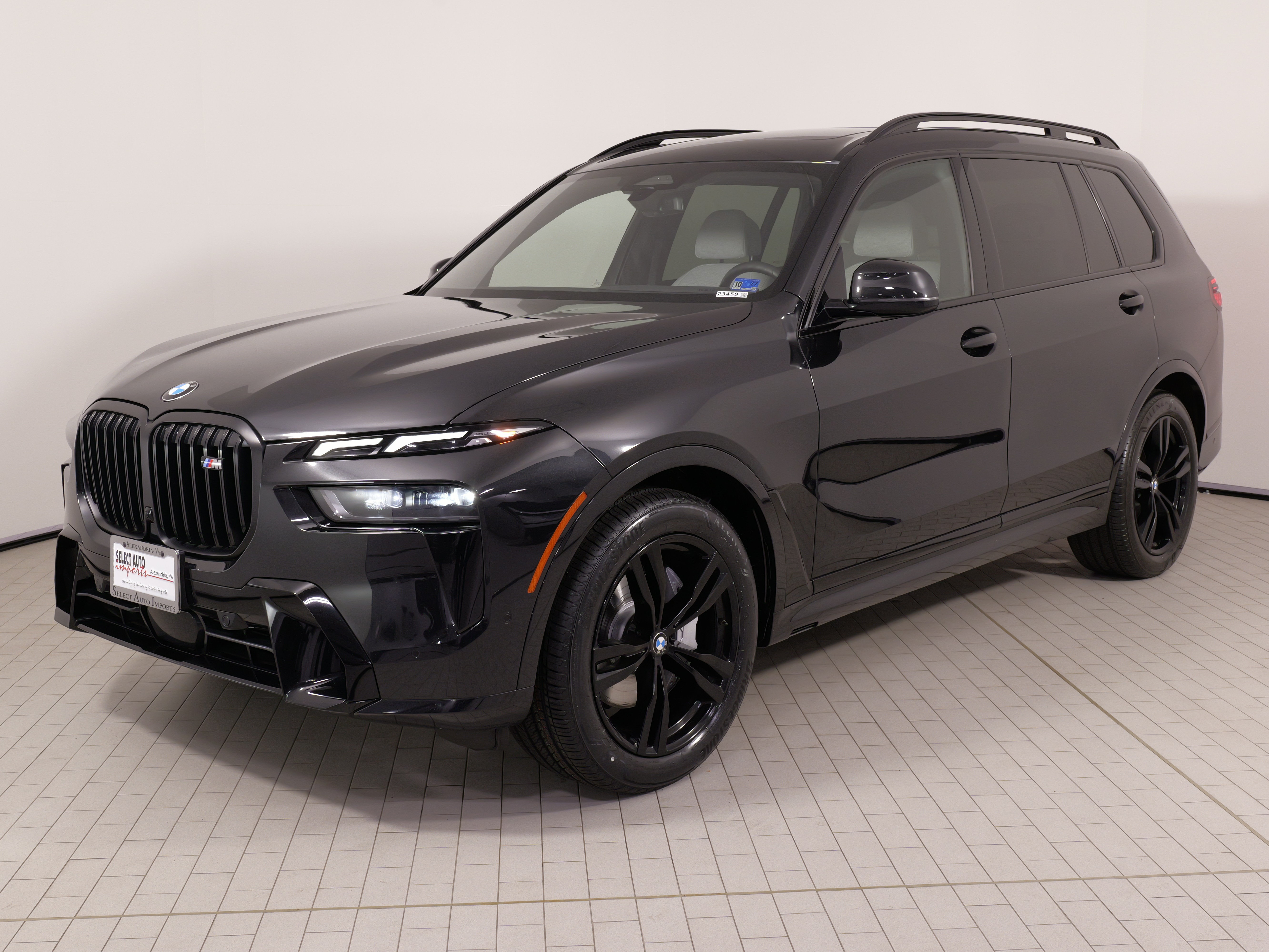 Used 2024 BMW X7 xDrive40i w/ M Sport Package AWD/4WD image 4