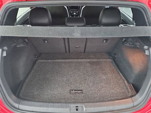 Used 2018 Volkswagen Golf R 4-Door image 34