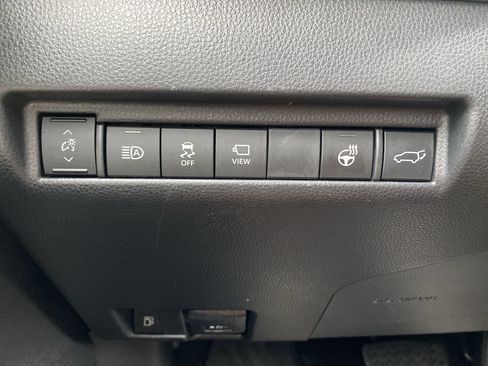 Used 2023 Toyota Venza Limited AWD/4WD image 21