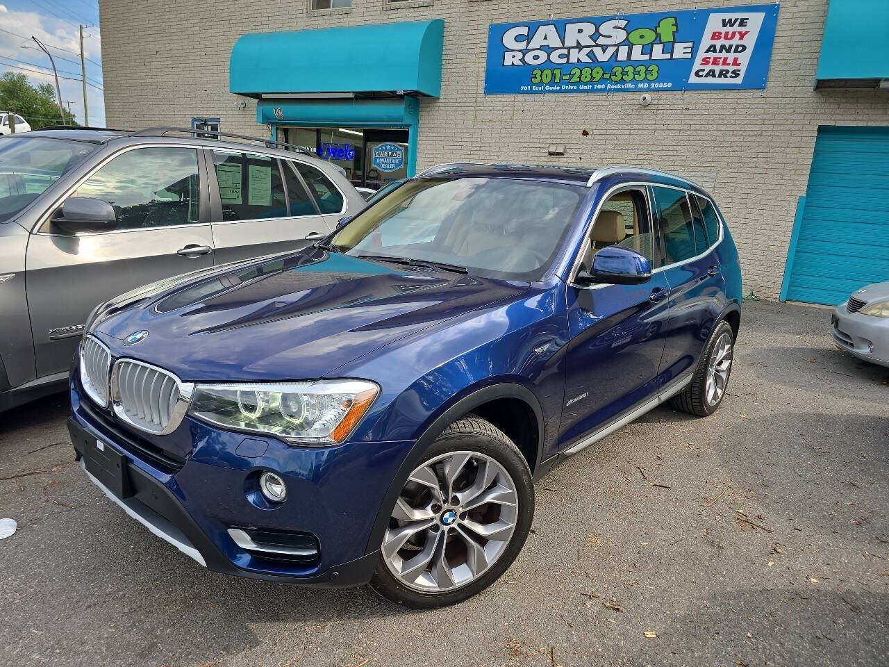 Used 2017 BMW X3 xDrive28i AWD/4WD image 3