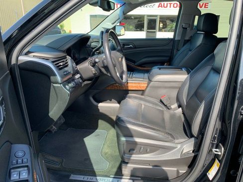 Used 2018 Chevrolet Suburban Premier AWD/4WD image 7