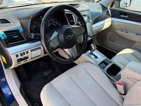 Used 2010 Subaru Outback 3.6R Premium image 12