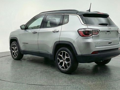 Used 2025 Jeep Compass Limited AWD/4WD image 6
