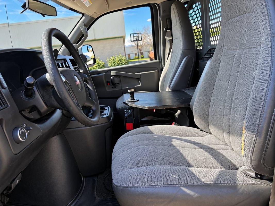Used 2016 GMC Savana 2500 RWD image 10