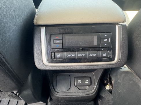 Used 2021 Subaru Ascent Limited w/ Technology Package AWD/4WD image 29