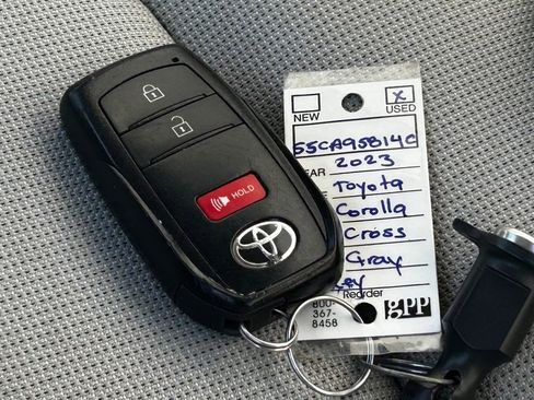 Used 2023 Toyota Corolla Cross LE image 42