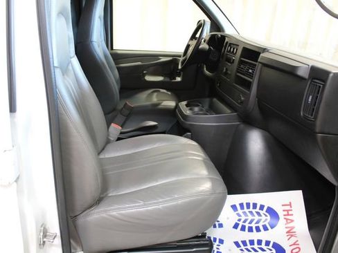Used 2008 Chevrolet Express 3500 image 17