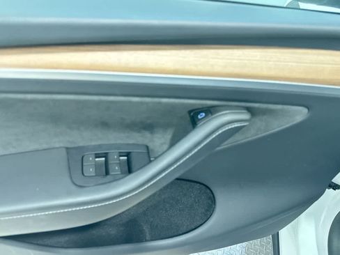 Used 2024 Tesla Model Y Long Range image 12