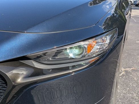 Used 2022 MAZDA MAZDA3 s FWD image 2