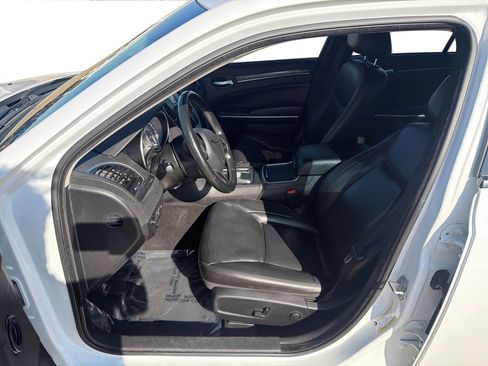 Used 2022 Chrysler 300 Touring L image 10