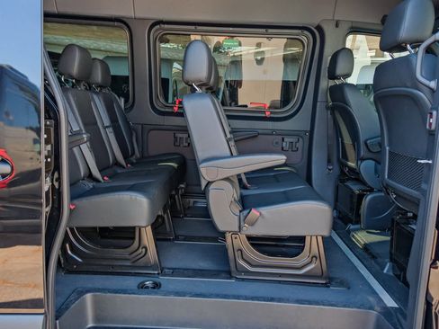 Used 2025 Mercedes-Benz Sprinter 2500 image 18