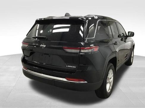 Used 2023 Jeep Grand Cherokee Laredo w/ Luxury Tech Group I AWD/4WD image 14