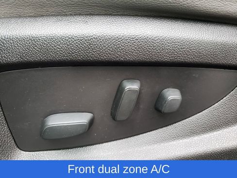 Used 2017 GMC Yukon SLE w/ SLE Value Package image 18