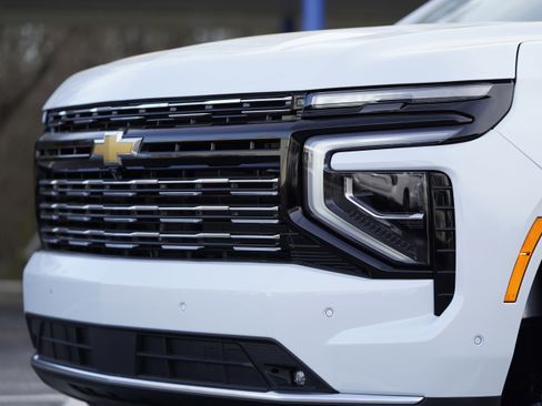 New 2026 Chevrolet Suburban High Country image 26