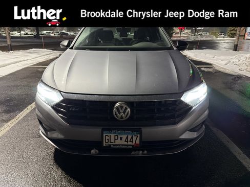 Used 2021 Volkswagen Jetta R-Line image 1