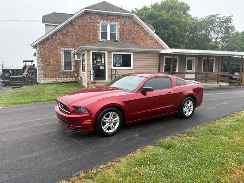 Used 2014 Ford Mustang Coupe RWD image 1
