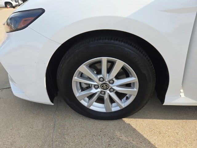 Used 2025 Toyota Camry LE FWD image 28