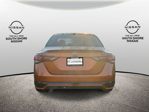 Used 2025 Nissan Sentra SR FWD image 6
