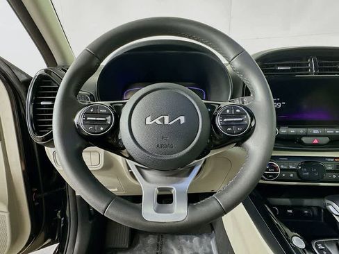 Used 2023 Kia Soul EX FWD image 15