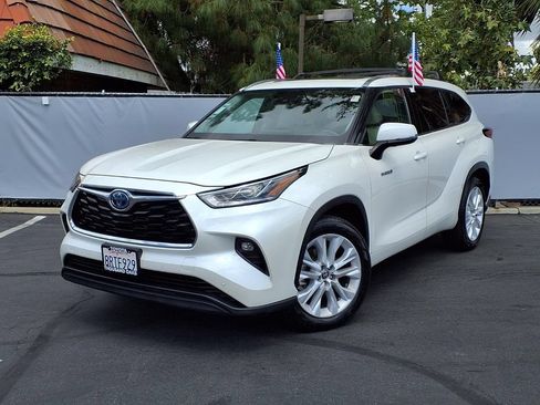 Used 2020 Toyota Highlander Limited FWD image 23