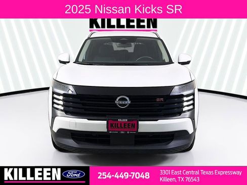 Used 2025 Nissan Kicks SR FWD image 2
