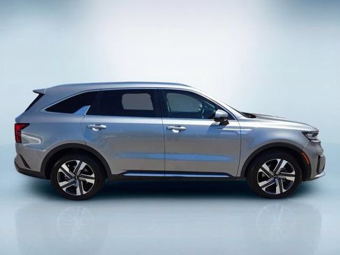 Used 2023 Kia Sorento EX AWD/4WD image 3