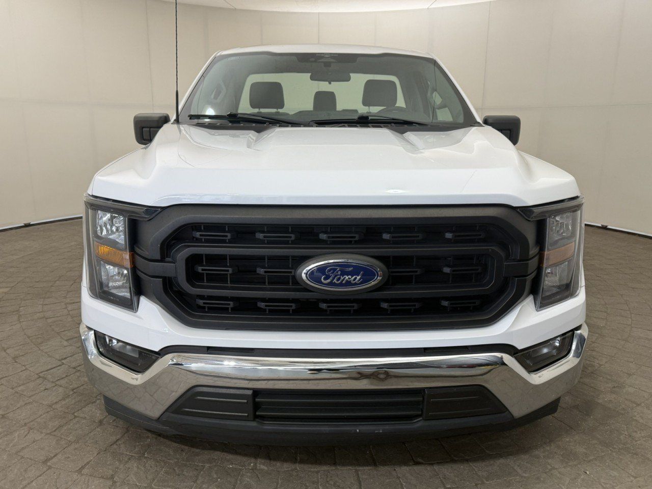 Used 2023 Ford F150 XL w/ Trailer Tow Package RWD image 2