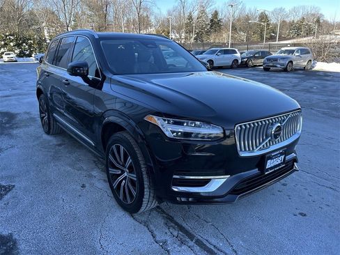 Certified 2023 Volvo XC90 B5 Plus image 2