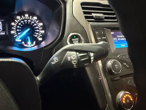 Used 2017 Ford Fusion SE image 17