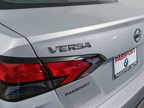 Used 2020 Nissan Versa S FWD image 11