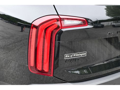 Used 2022 Kia Telluride SX w/ Nightfall Edition Package AWD/4WD image 11