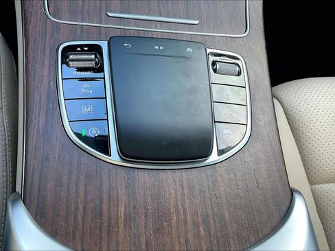 Used 2023 Mercedes-Benz GLC 300 4MATIC Coupe image 32