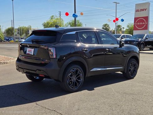 New 2026 Nissan Kicks SR FWD image 5