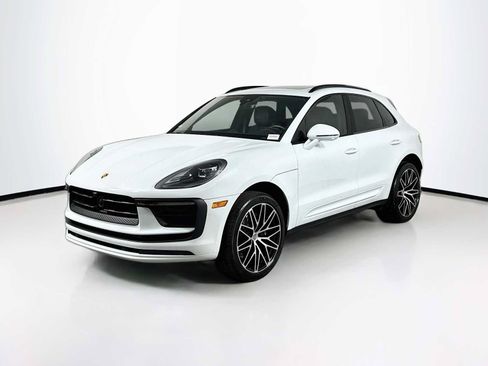 Certified 2026 Porsche Macan AWD/4WD image 1