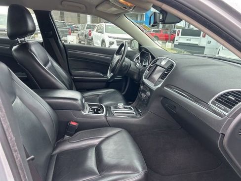 Used 2021 Chrysler 300 Touring L image 30