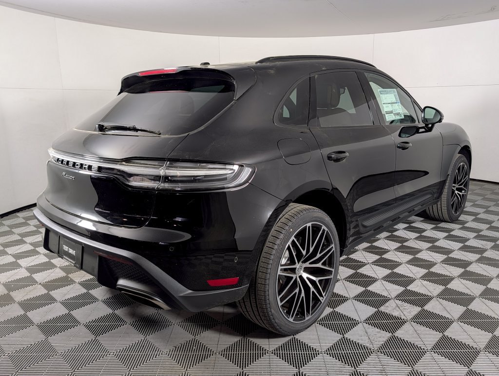 Certified 2026 Porsche Macan AWD/4WD image 7