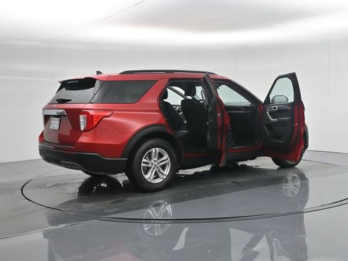 Certified 2023 Ford Explorer XLT w/ Equipment Group 202A image 6