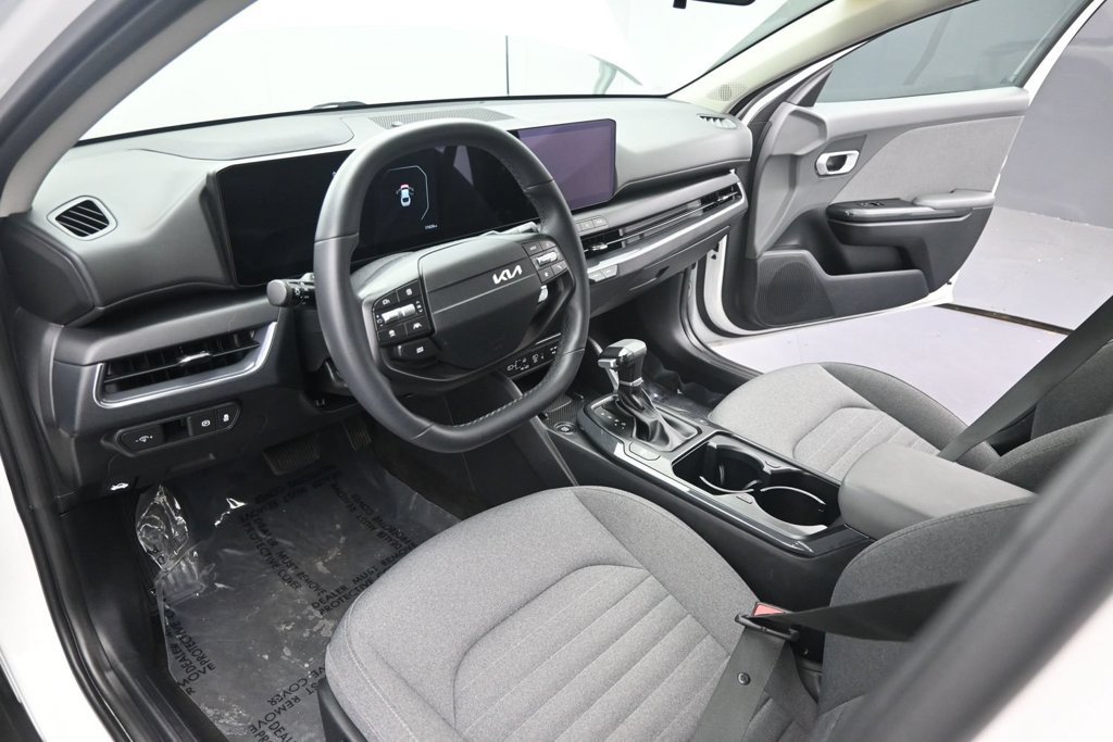 Used 2025 Kia K4 EX FWD image 16